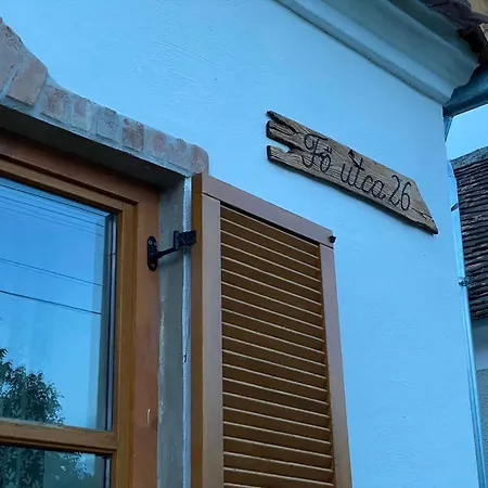 Hébergement de vacances Antik Porta-hangulatos Parasztház Kerttel,borospincével és Infraszaunával *